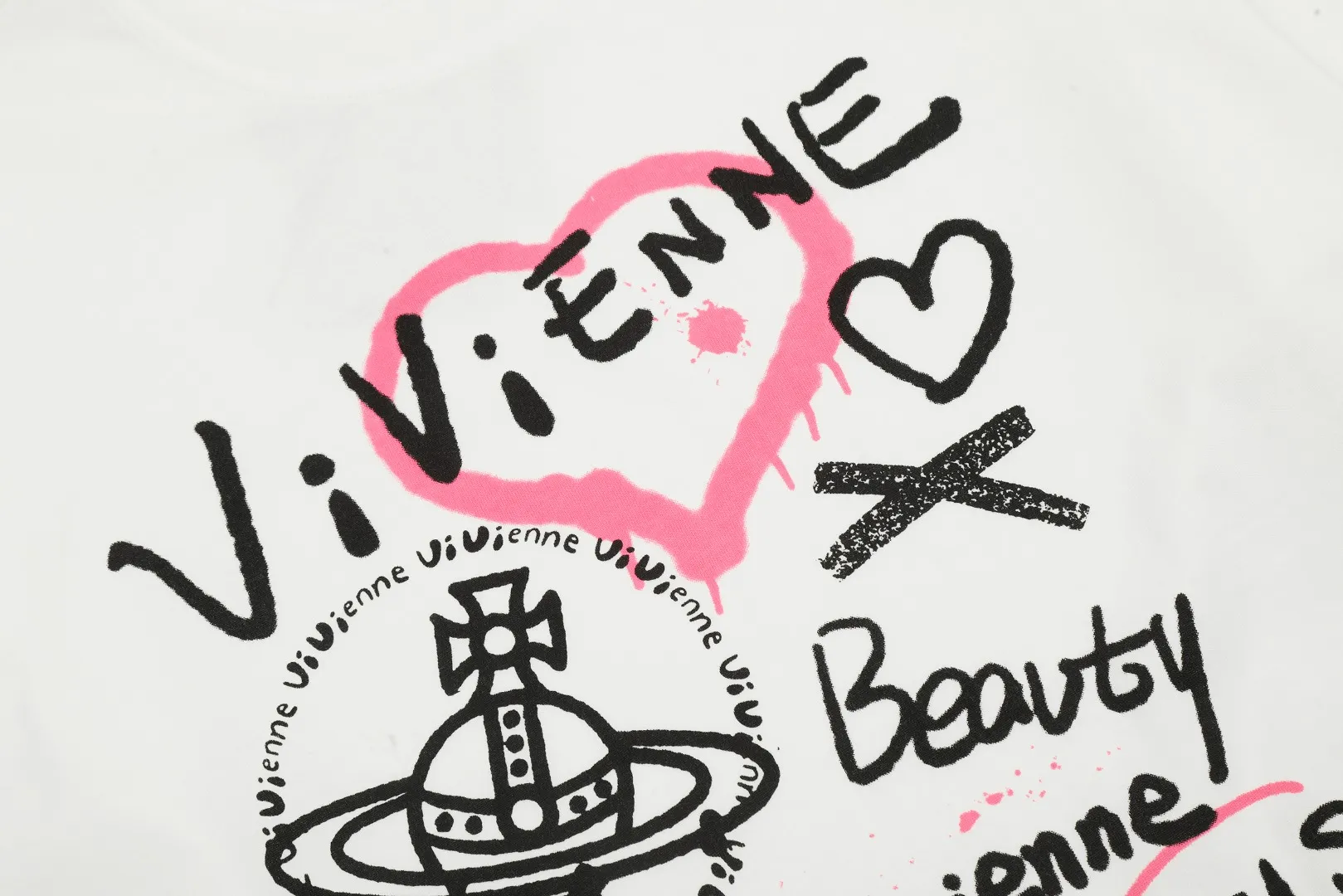 vivienne west wood Vivienne American street style graffiti Saturn long sleeve has a strong sense of design. It is very practical to wear inside and outside. A full range of correct accessories. Every detail is completely restored. It can be filled directly. Size: S M L Uniform color